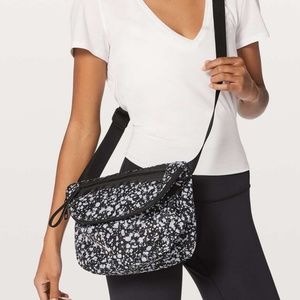Lululemon Festival ii Crossbody bag